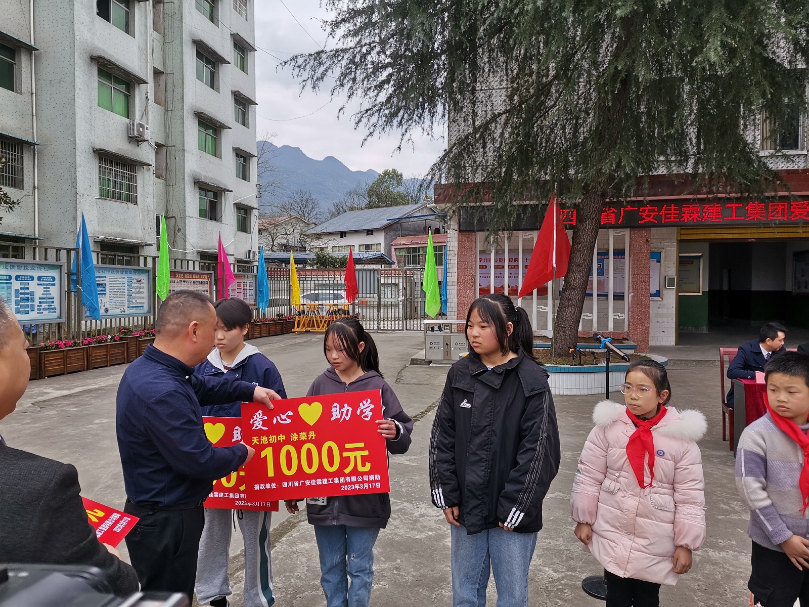 805da1b82108d4e9d0a5cdbb7e10df8.jpg 805da1b82108d4e9d0a5cdbb7e10df8.jpg